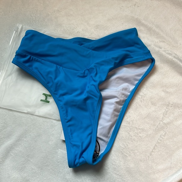 NWT HALARA Crossover bikini bottom - Picture 6 of 8